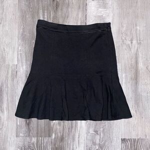 ⭐️ White House Black Market women’s skirt size 2